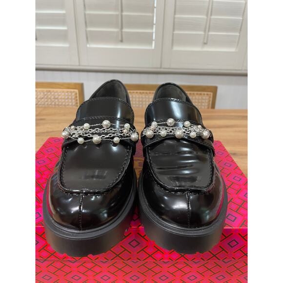 Tory Burch Classic Embellished Medallion Lug Loafer Black Leather Size 8 NIB - Picture 6 of 13